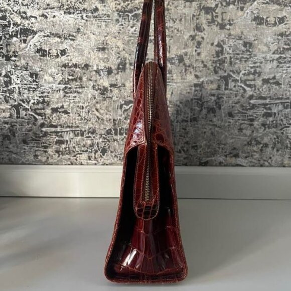 22K SALVATORE FERRAGAMO *CROCODILE* CLASSIC DOME SATCHEL BAG - Picture 4 of 10